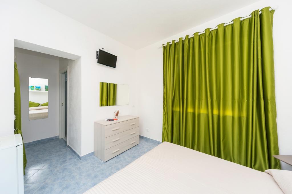 Bed and Breakfast Relais Romildanna Forio di Ischia Camera foto